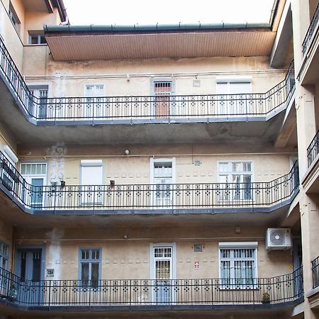 Self Check-In Eco Studio In The Heart Of Buda Будапеща Екстериор снимка