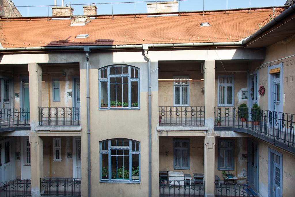 Self Check-In Eco Studio In The Heart Of Buda Будапеща Екстериор снимка